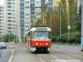 Prototypová souprava vozů T3R.P ev.č.8211+8212 vypravená na linku 20 klesá k zastávce Horoměřická. | 8.10.2005