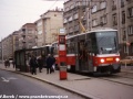 Souprava vozů T6A5 ev.č.8603+8604 vypravená na linku 4 ve výstupní zastávce Kubánské náměstí. | 11.11.1995