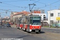 Souprava vozů T6A5 #8622+8616 vypravená na linku 22 při jízdě k zastávce Radošovická překonává, v současnosti již snesený, vjezdový oblouk do stejnojmenné smyčky. | 25.3.2012