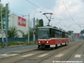 Prostorem neprovozovaných zastávek Školka projíždí souprava vozů T6A5 ev.č.8631+8632 vypravená na linku 4. | 26.7.2004