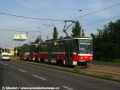Souprava vozů T6A5 ev.č.8635+8636 vypravená na linku 19 míří k zastávce Kolbenova od Nového Hloubětína. | 23.5.2011