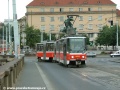 Souprava vozů T6A5 #8655+8656 vypravená na linku 4, najíždí na Palackého náměstí na Palackého most. | 28.7.2006