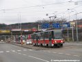 Souprava vozů T6A5 ev.č.8713+8714 opustila jako krycí vlak před služebním vozem Technické kontroly a vozem 14T ev.č.9116 zastávku Motol a míří do vozovny Motol. | 23.1.2007