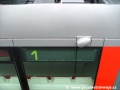 Vnější kamera na pravé straně tramvaje Škoda 14T ev.č.9111 usnadní řidiči sledování pohyb nejen cestujících podél vozu. | 12.12.2005