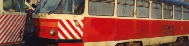 Již vyřazený sněhový pluh T3 ev.č.5541 čeká na likvidaci v areálu nádraží ČD Praha - Smíchov. | 22.11.1995