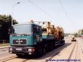 Podbíječka Plasser & Theurer 08-275 ZW připravená ke složení z nákladního automobilu na Kotlářce | 24.7.2003