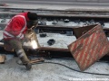 Svařování kolejnic v ulici Dukelských hrdinů. Kolejnice jsou při podbetonování jen dočasně spojeny šroubovými spojkami. | 9.3.2012