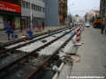 Již podbetonovaná část kolejí přiléhající k Elsnicovu náměstí. | 4.4.2011