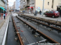 Zřizování pevné jízdní dráhy W-tram v Zenklově ulici u Palmovky. | 6.4.2011