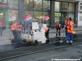 Pokládka poslední vrstvy vozovky z litého asfaltu, která je uhlazena s pomocí finišeru. | 19.4.2011